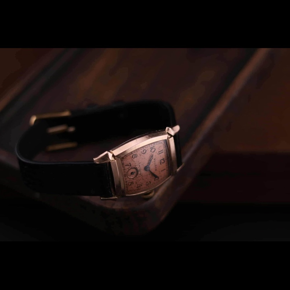 1940s Bulova Lieutenant
14k Rose Gold-Filled Tonneau/Barrel Case Mechanical - Picture 7 of 9